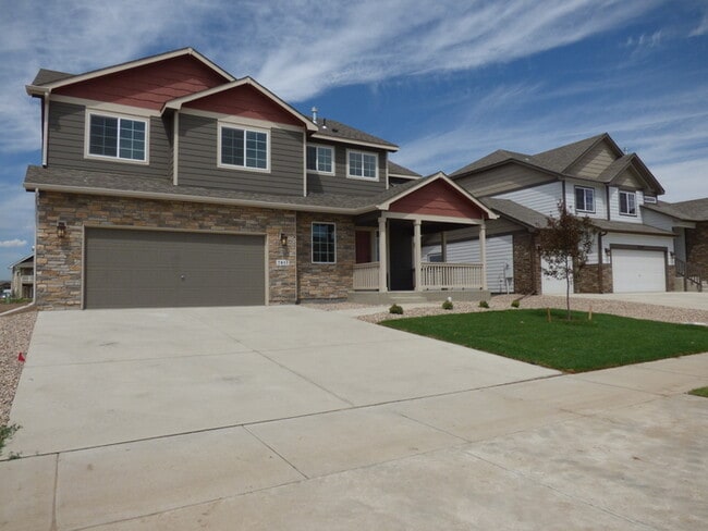 Building Photo - Spacious and Beautiful 3 Bed, 2.5 Bath Hom...