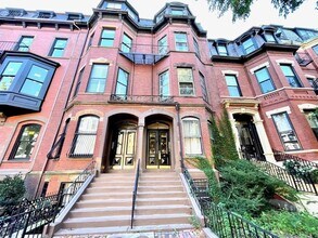 Building Photo - 130 Marlborough St