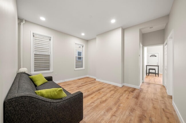 Foto del edificio - 215 Dodd St