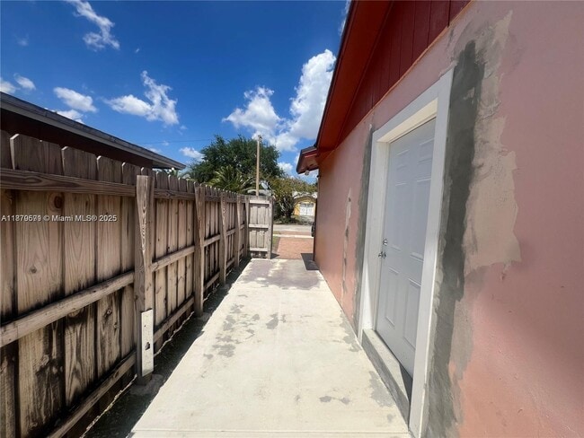 Building Photo - 11012 SW 162nd Terrace