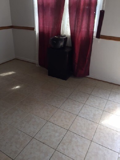 Building Photo - Nice 3BR 1.5 Baths TH for rent