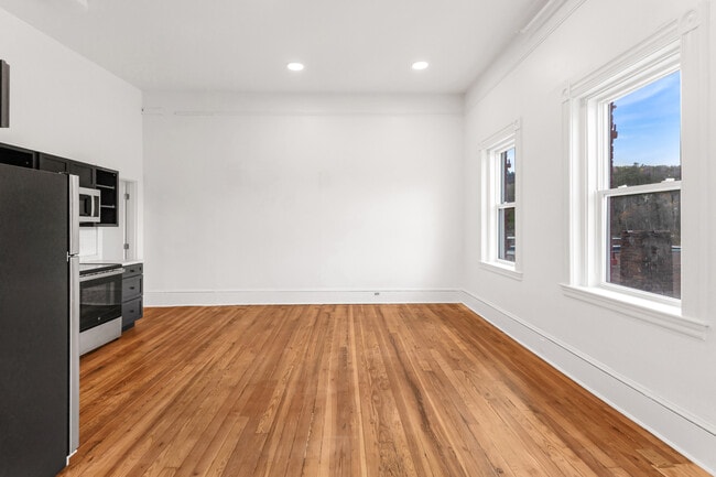 Building Photo - Cates Block