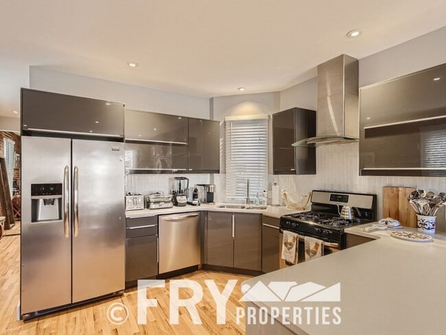 Photo - 3640 N Williams Street Townhome