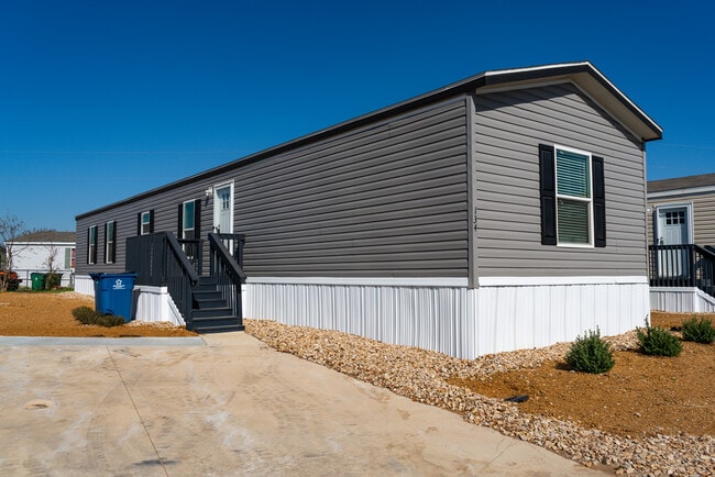 Building Photo - 134 Ponderosa Way