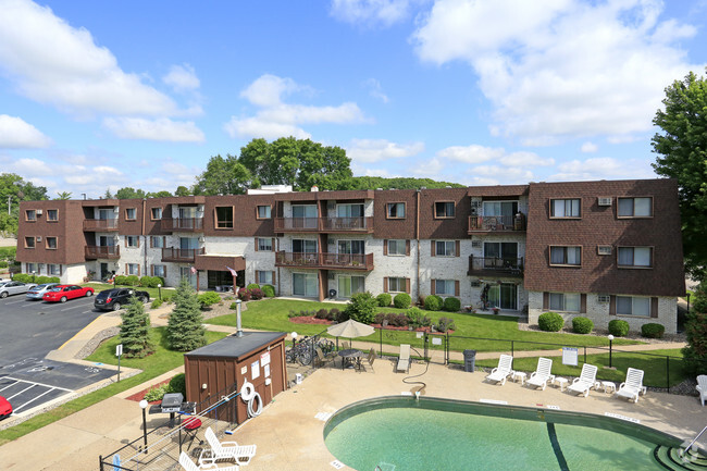 Grandview Terrace - Lakecrest Apartments