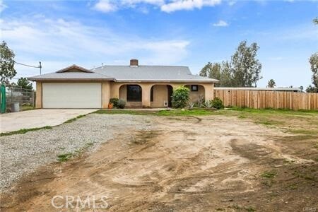 Building Photo - 19725 Mariposa Ave