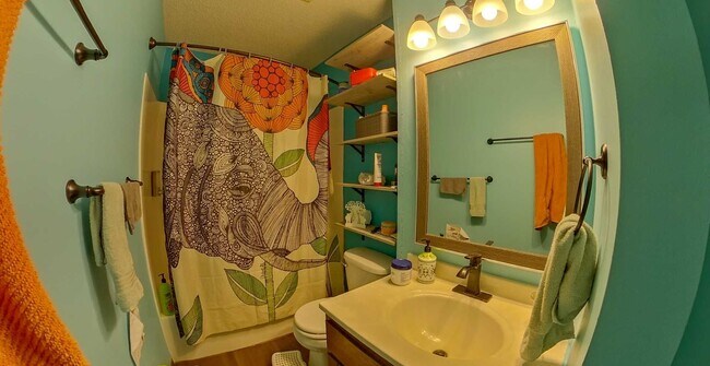 Foto del edificio - 2200 Blueberry Dr