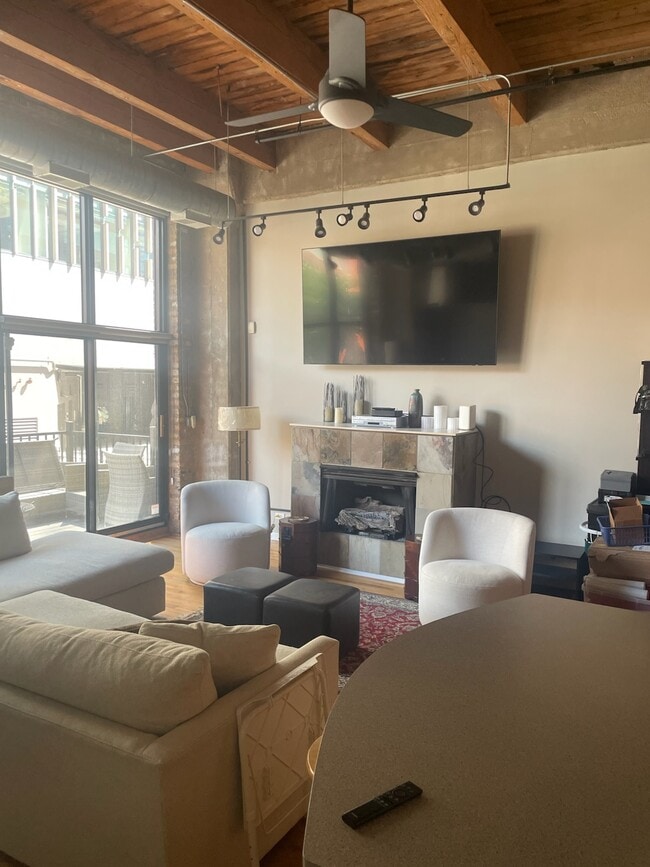 Foto del edificio - 215 N Aberdeen St