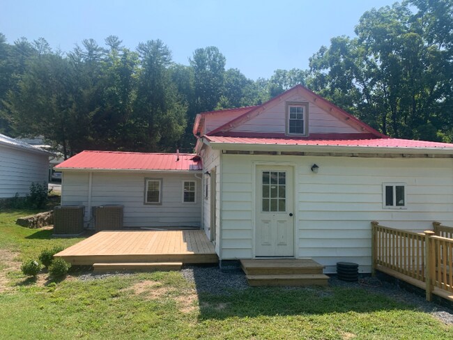 Building Photo - 111 Thomastown Rd