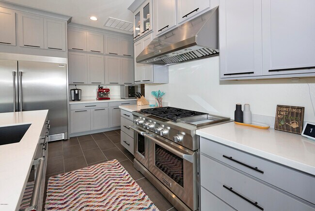 Building Photo - 10645 Sebring Ave
