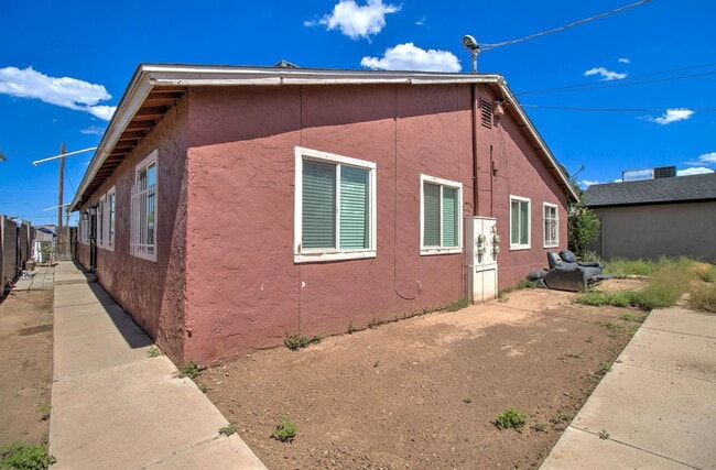 Foto del edificio - 1501 E Roosevelt St