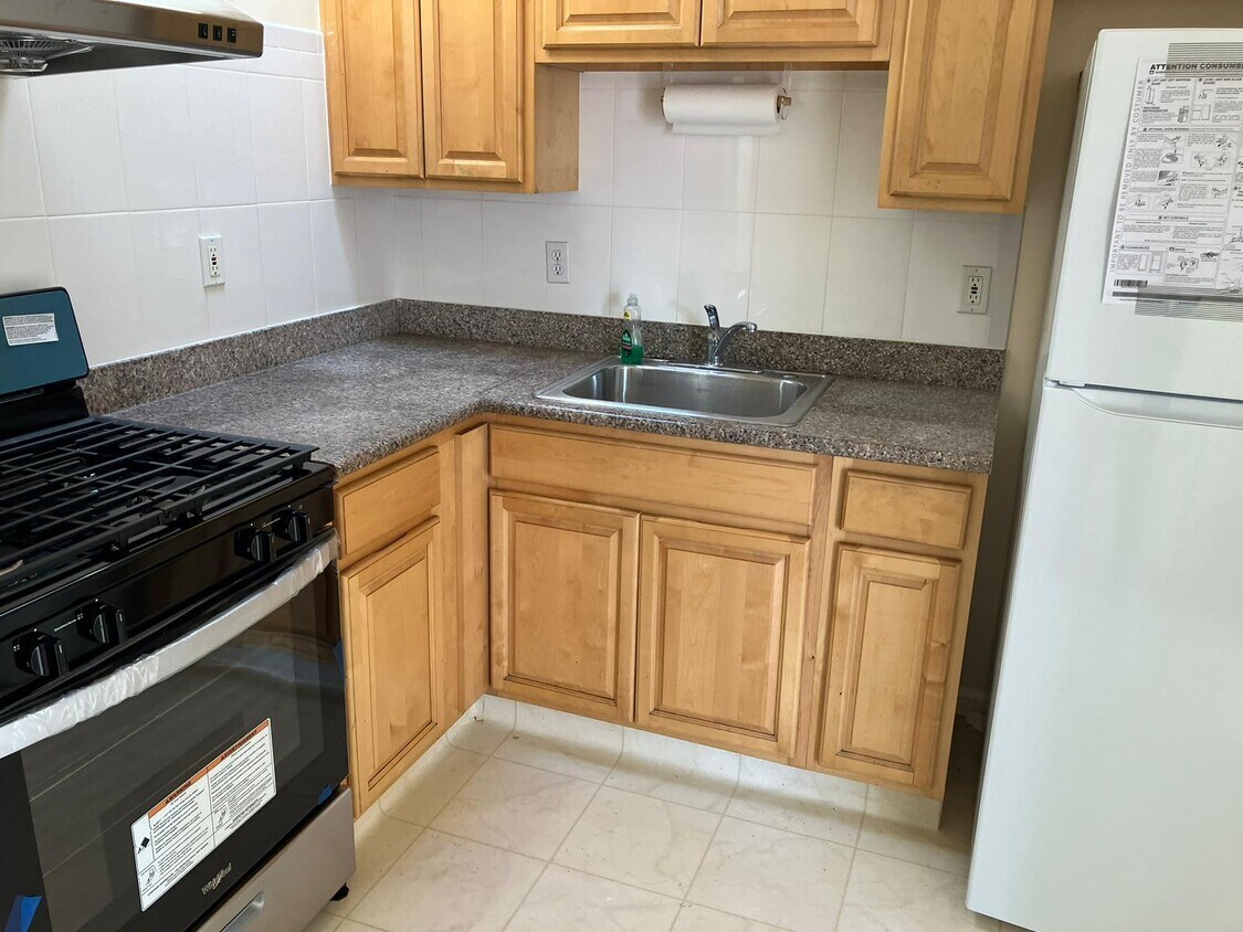 Primary Photo - 2287 41st Ave