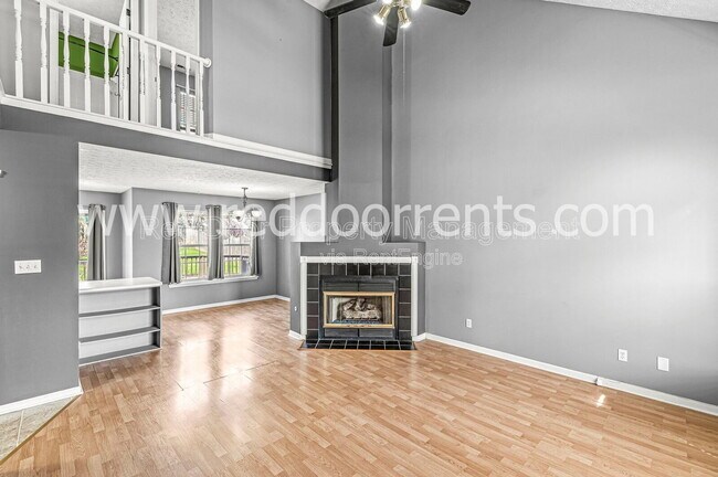 Building Photo - 1522 Lake Point Ln N