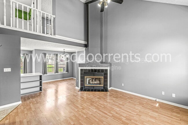 Foto del edificio - 1522 Lake Point Ln N