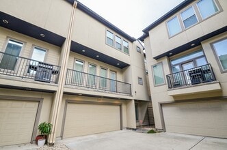 Building Photo - 2211 Hutchins St