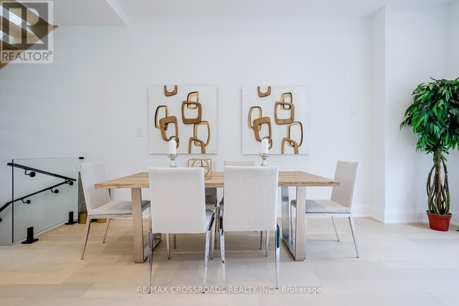 Building Photo - 108 Park St