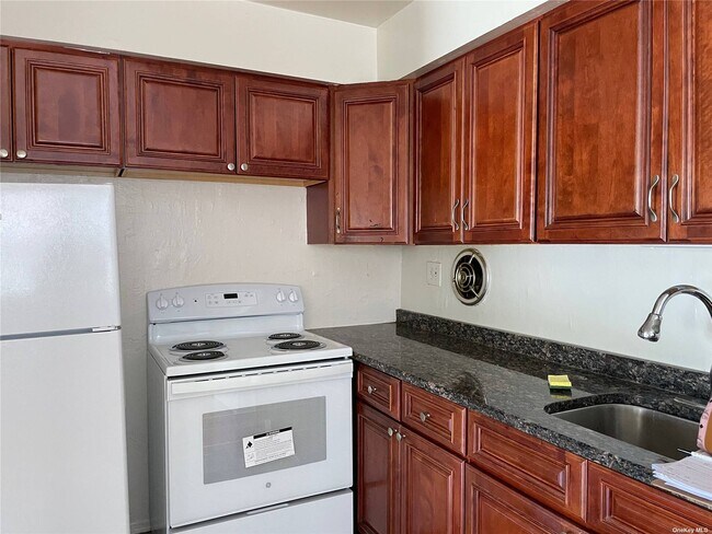 Foto del edificio - 680 Evelyn Ave