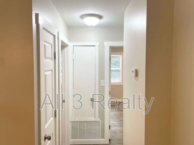 Building Photo - 117 Hill Pine Trail