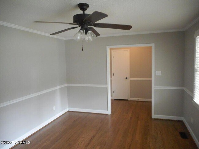 Foto del edificio - 1209 Logan Ct