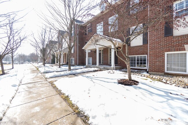 Foto del edificio - 6225 Brant Ln