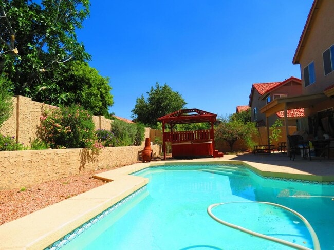 Photo - 4122 E Windsong Dr House