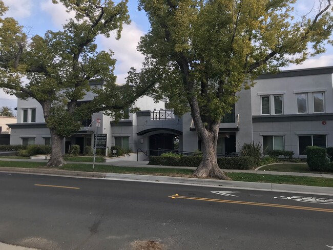 Foto del edificio - 168 N Wilson Ave