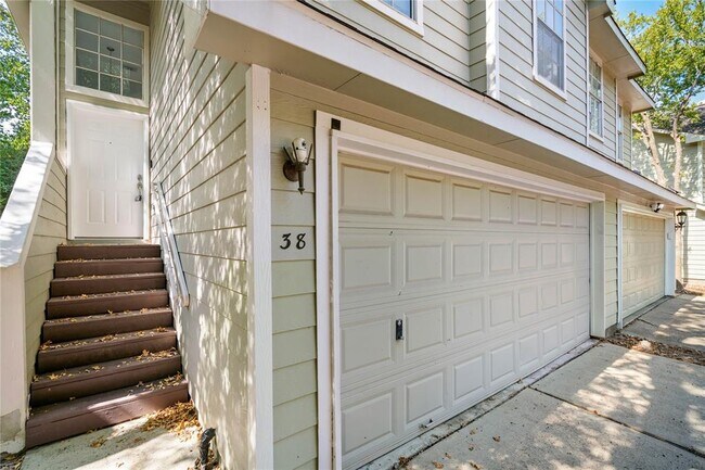 Building Photo - 38 N Walden Elms Cir