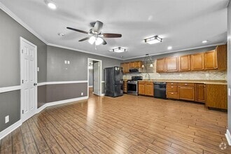 Building Photo - 7648 Broadview Dr