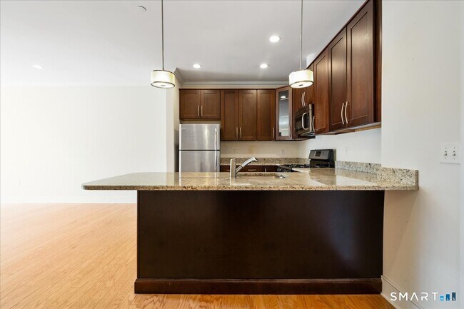 Foto del edificio - 485 Summer St