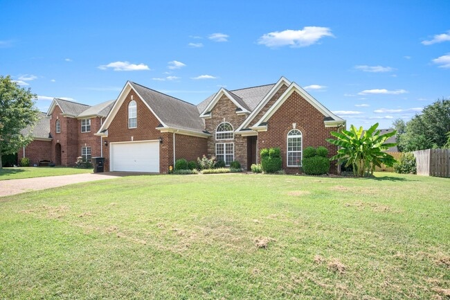 Foto del edificio - 4 bed 2 bath home in Highly Desirable Blac...