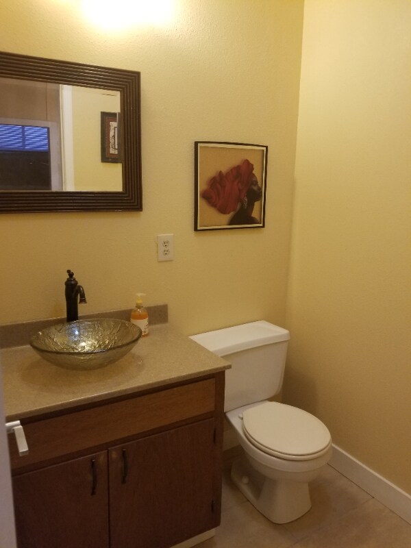 Foto del edificio - 3311 E 19th St