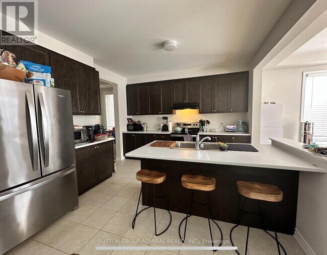 Photo du bâtiment - 743 Brittanic Rd