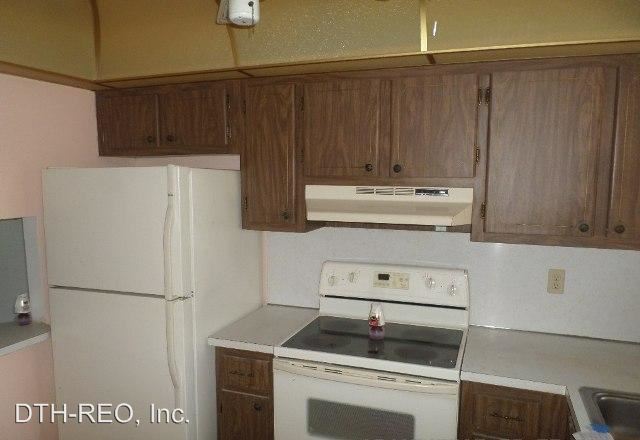 Foto del edificio - 8051 Sunrise Lakes Dr N
