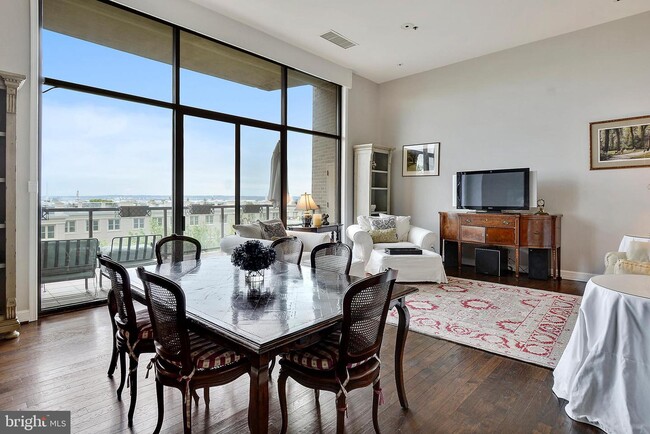 Foto del edificio - 1401 N Oak St