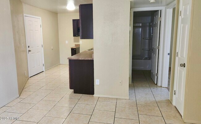 Foto del edificio - 2417 West Campbell Ave