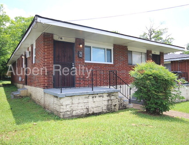 Foto del edificio - 2BR/1BA Duplex - Vouchers Accepted!