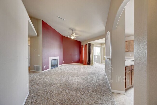 Foto del edificio - 6984 Ash Creek Heights