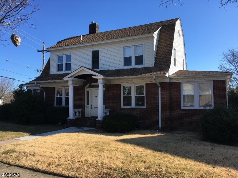 Primary Photo - 1 Pomona Ave
