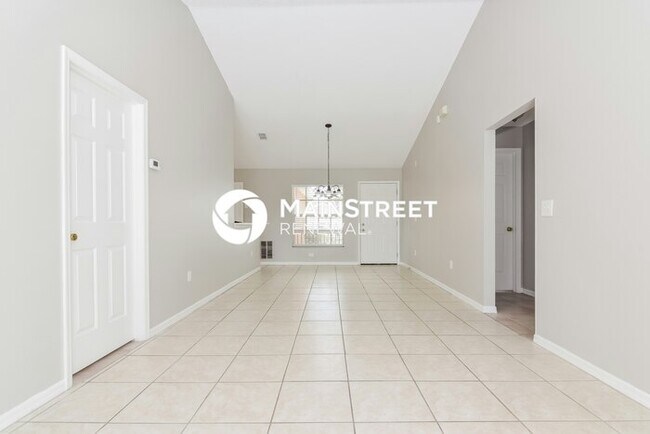 Building Photo - 3 Bedroom Pet-Friendly Home in Davenport, ...