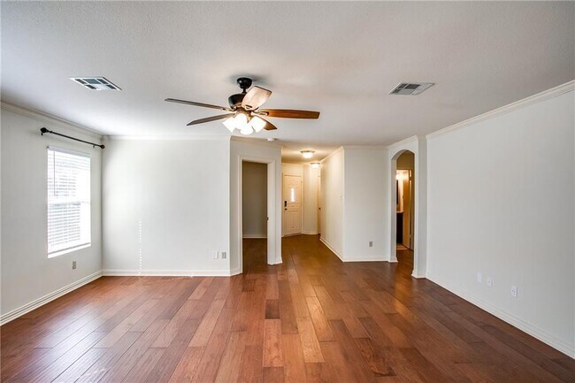 Building Photo - 122 Quail Hollow Dr