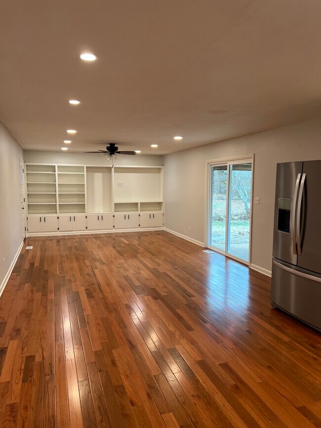 Foto del edificio - 1655 N Ramsey Ave