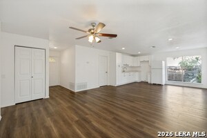 Foto del edificio - 5611 Green Manor Dr