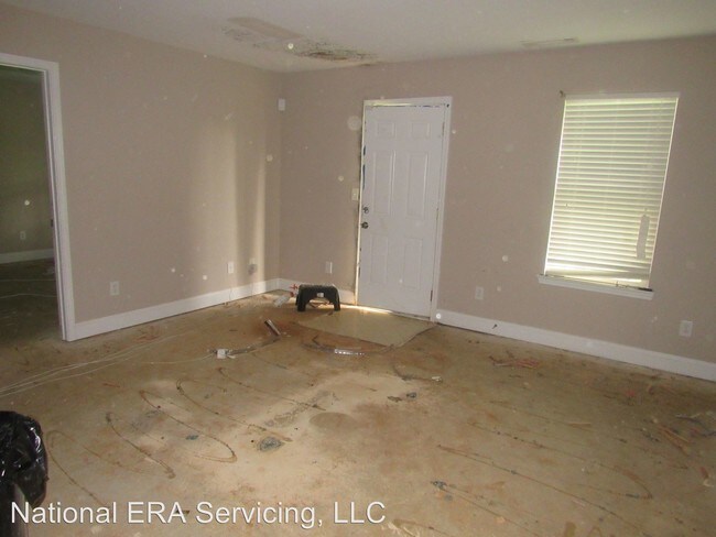 Building Photo - 202 Peppertree
