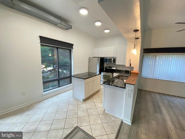 Foto del edificio - 124 Roberts Ln