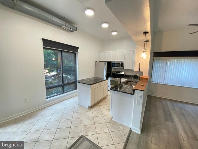 Building Photo - 124 Roberts Ln