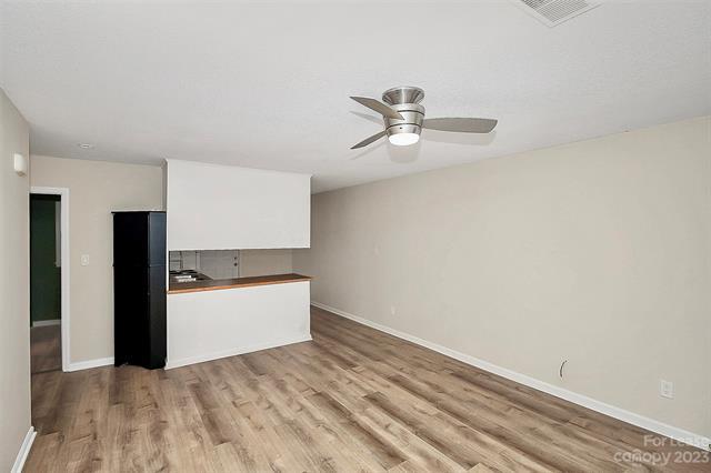 Foto del edificio - 2332 Woodbridge Dr