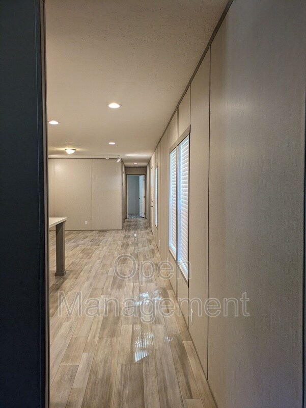 Foto del edificio - 4950 W Farm Rd 156