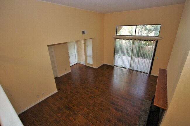 Foto del edificio - 2925 Wellesley Ct
