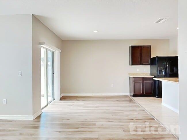 Foto del edificio - 935 Summer Glen Dr