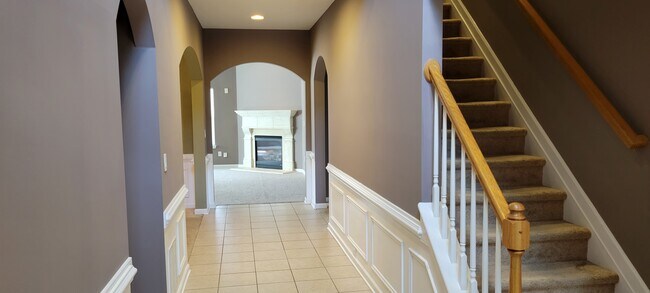 Building Photo - 7766 Parkside Dr
